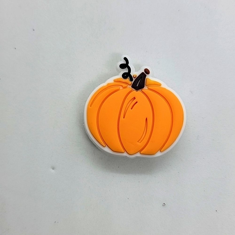 🎈5/$10🎈 PATCHES..CROC CHARMS.. pumpkin.. fall.. Autumn..